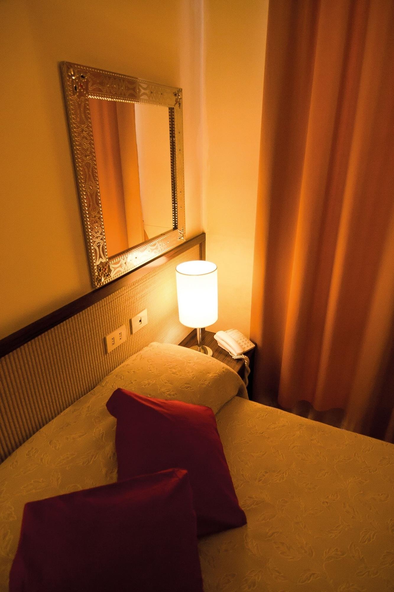 Hotel Novecento Roma Esterno foto