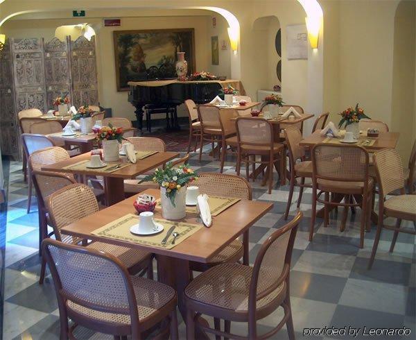 Hotel Novecento Roma Ristorante foto