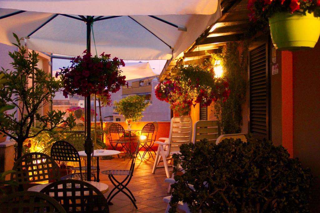 Hotel Novecento Roma Esterno foto