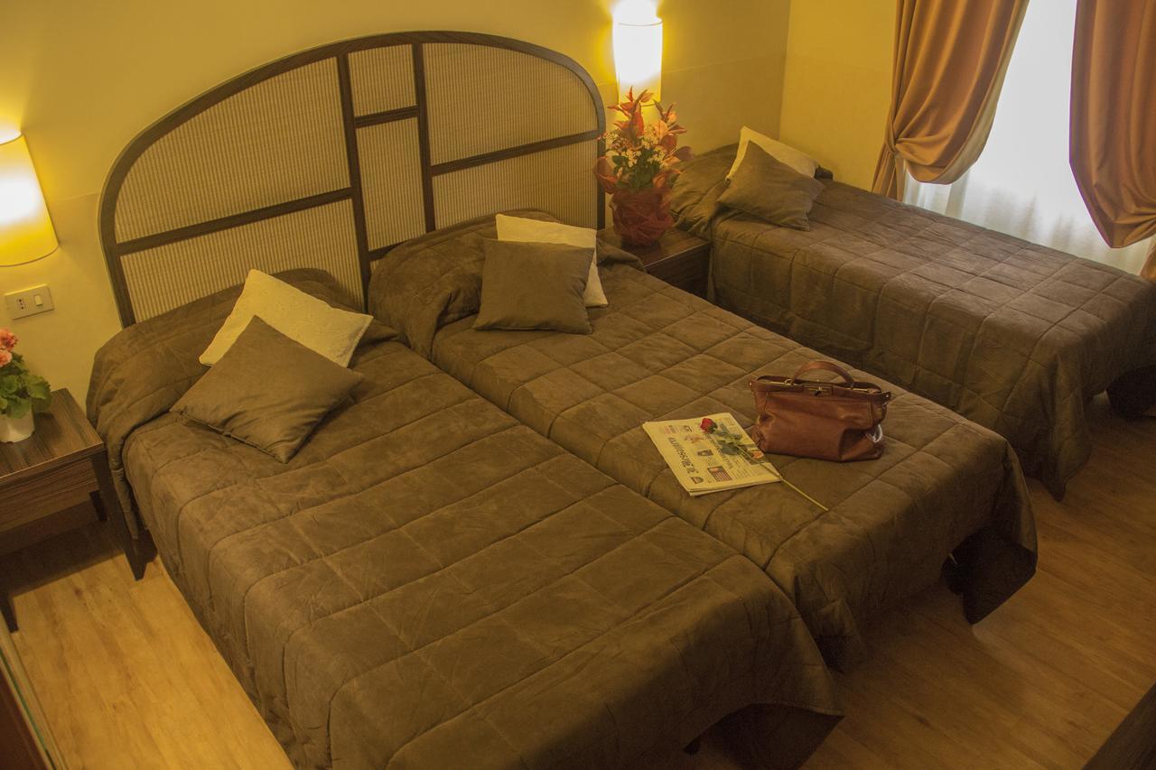 Hotel Novecento Roma Esterno foto
